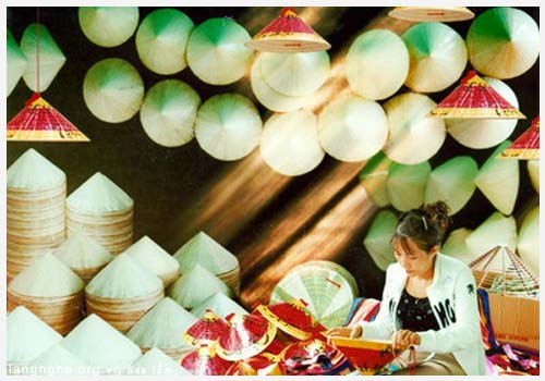 Về thăm nơi xuất xứ n&oacute;n b&agrave;i thơ xứ Huế